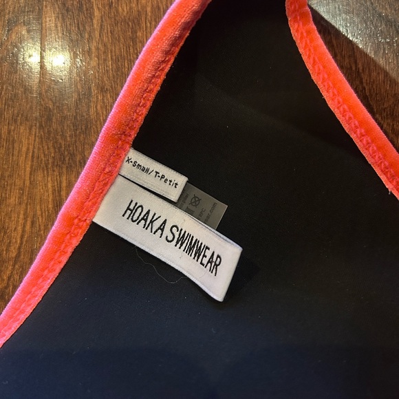 Hoaka bikini top and bottom - Picture 11 of 12